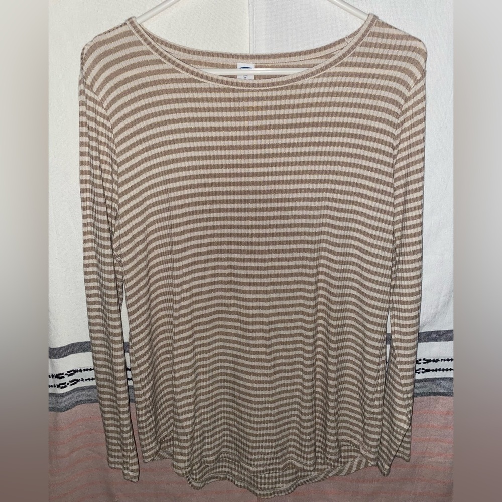 Women’s medium Old Navy shirt ￼